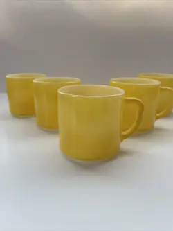 MUG YELLOW ON