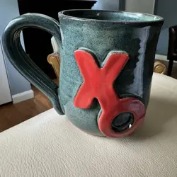 VINTAGE XO HUG