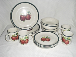 APPLE DINNERWARE SET