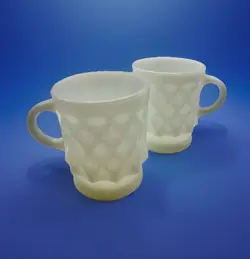2 VINTAGE ANCHOR HOCKING FIRE KING KIMBERLY DIAMOND MUGS MILK WHITE RETRO 60S