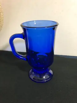 VINTAGE ANCHOR HOCKING BLUE  GLASS PEDESTAL MUG