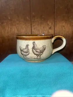 VTG 1979 HEN & ROOSTER SET OF 2 ENESCO COUNTRY ROAD SOUP COFFEE TEA MUG JAPAN