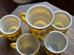 CUPS YELLOW