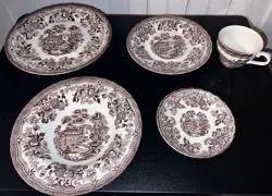 DINING SET.