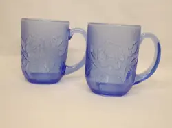 2 VINTAGE ARCOROC FRANCE ROSALINE FLORAL TEXTURED ROSA BLUE GLASS MUGS