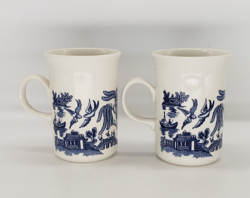 VINTAGE CHURCHILL BLUE WILLOW TALL MUGS COFFEE TEA CUPS MADE IN ENGLAND SET OF 2