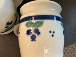 POTTERY BLUEBERRY
