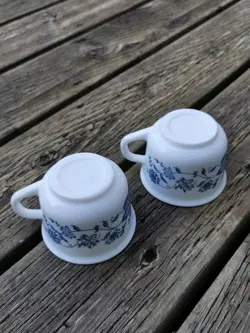 BLUE FLORAL VINTAGE