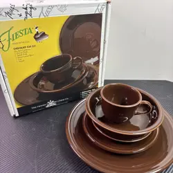NEW IN BOX VTG FIESTA WARE 5 PIECE PLACE SETTING RETIRED CHOCOLATE BROWN 831 331