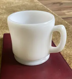 VINTAGE ANCHOR HOCKING WHITE GLASS D HANDLE COFFEE CUP MUG