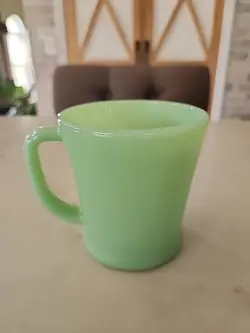 VINTAGE FIRE KING JADEITE D HANDLE COFFEE MUG CUP OVEN WARE GLASS USA - 000595