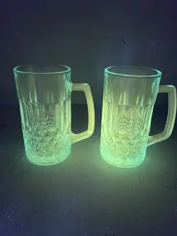 MANGANESE GLASS KIG