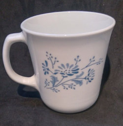 CUP FLORAL BLUE/WHITE