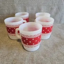 VINTAGE FIRE KING ANCHOR HOCKING RED POLKA DOT LACE 5 MILK GLASS MUG SET