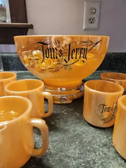 12 MUGS