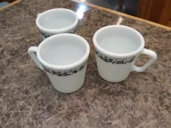 VINTAGE PYREX OLD