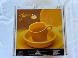 FIESTAWARE THE HOMER LAUGHLIN CHINA CO. MARIGOLD 831 119 4-PIECE SETTING