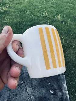 STRIPED MUG