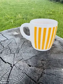 STRIPED MUG