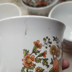 CUPS/MUGS SET OF