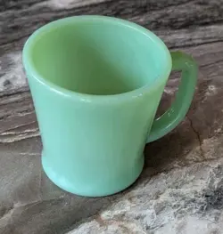 FIRE KING WARE JADEITE VINTAGE COFFEE MUG CUP D HANDLE MILK GLASS GREEN 3 1/4