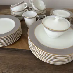 VINTAGE PYREX DINNERWARE