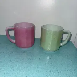 FEDERAL GLASS MUGS SET OF TWO VINTAGE RARE PINK GREEN IRIDESCENT 1950S 50S RETRO