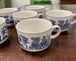 SET OF 6 CHURCHILL BLUE WILLOW LARGE COFFEE CUP OR SOUP MUGS  VINTAGE WHITE NICE