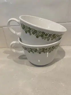 2 VINTAGE CORRELLE CRAZY DAISY SPRING BLOSSOM CORELLE COFFEE CUPS VGUC