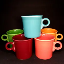 SET OF 5 VINTAGE FIESTAWARE HLC RING HANDLE COFFEE MUGS CUPS