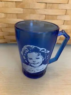 VINTAGE 1930S HAZEL-ATLAS SHIRLEY TEMPLE COBALT BLUE GLASS CUP MUG 3 3/4