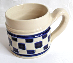CHECKERBOARD MOTIF