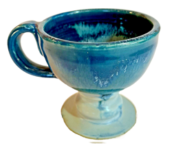 FOOTED MUG