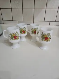 4 CORNING WARE  SPICE OF LIFE MILK GLASS 10 OZ. PEDESTAL COFFEE MUGS VINTAGE