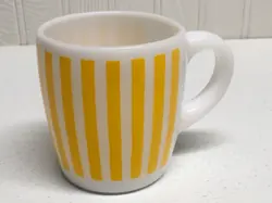 VINTAGE HAZEL ATLAS YELLOW CANDY STRIPE MILK GLASS COFFEE MUG 3.5” EXCELLENT!