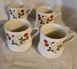 VINTAGE SHEFFIELD STRAWBERRIES N CREAM STONEWARE MUGS - 1980'S, SET OF 4