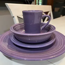FIESTAWARE RETIRED LILAC 4PIECE PLACE SETTING. PLATE, BOWL, BREAD PLATE, MUG.