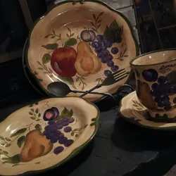 VINTAGE HOME TRENDS GRANADA 17 PIECE DINNERWARE PLATES MUGS SALAD/DESSERT PLATES