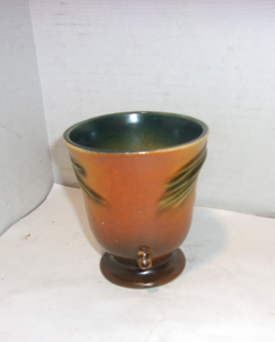 POTTERY VINTAGE PINE