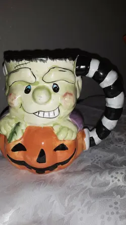 HALLOWEEN MUG/PLANTER VINTAGE STUDIO POTTERY FRANKENSTEIN IN A PUMPKIN