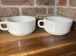 2-MID CENTURY ANCHOR HOCKING MILK GLASS SOUP OVERSIZED MUG/BOWL #303 HANDLED USA