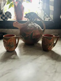 VINTAGE BROWN & GREEN BUSHBERRY ROSEVILLE POTTERY PITCHER #1325 & 2 MUGS USA