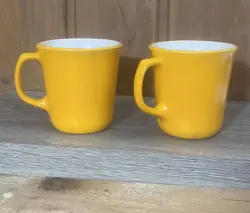 YELLOW PYREX