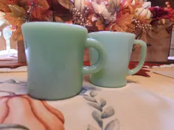 2 VINTAGE FIRE KING JADEITE RESTAURANT WARE 