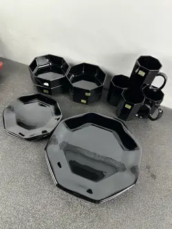VTG ARCOROC FRANCE OCTIME BLACK GLASS DINNER, SALAD PLATES, BOWLS, MUGS 17 P SET