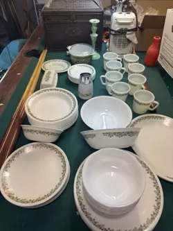 VINTAGE CORELLE 1970S CRAZY DAISY SPRING BLOSSOM SETTING FOR 8-12 + SERVING PCS