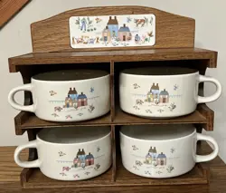 VINTAGE INTERNATIONAL HEARTLAND SET OF 4 SOUP MUGS W/OAK WALL MOUNT DISPLAY