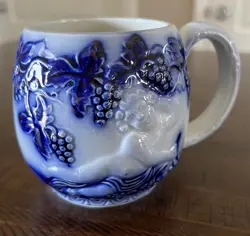 VINTAGE UPSALA EKEBY GEFLE MADE IN SWEDEN MULLBAR CHERUB AND GRAPES BLUE MUG