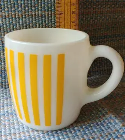 VINTAGE HAZEL ATLAS MILK GLASS COFFEE MUG RETRO SUNNY YELLOW CANDY STRIPE CUP B8