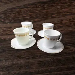 VINTAGE CORNING COFFEE CUPS & SAUCERS